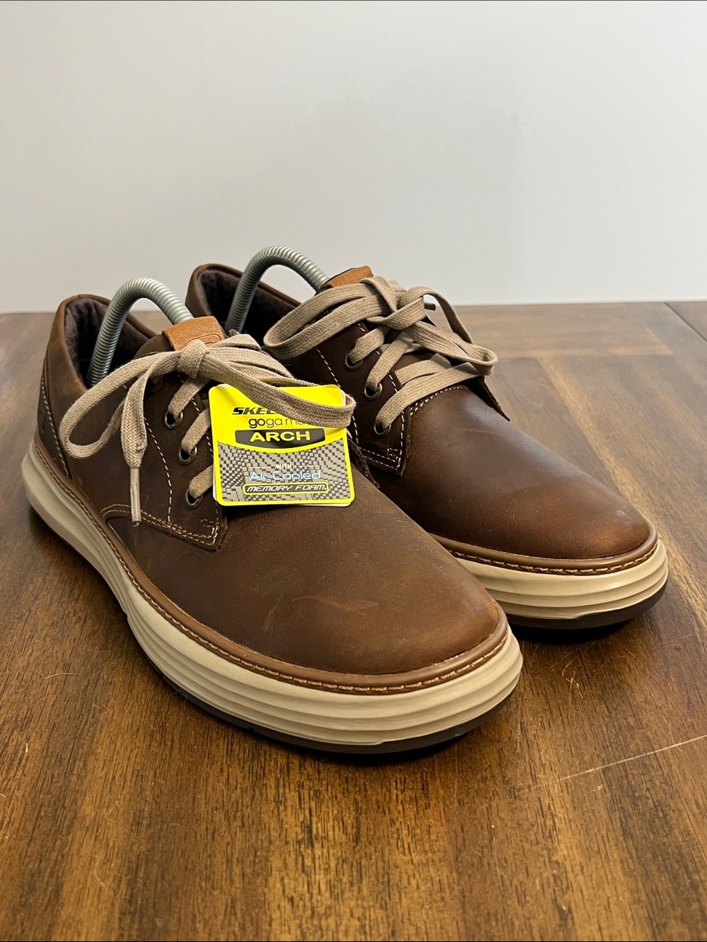 Skechers Goga Mat Arch Men's Size 9 Brown Leather Classic Fit Shoes NWT